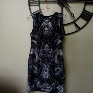 H&M Sleeveless Figured Dress
